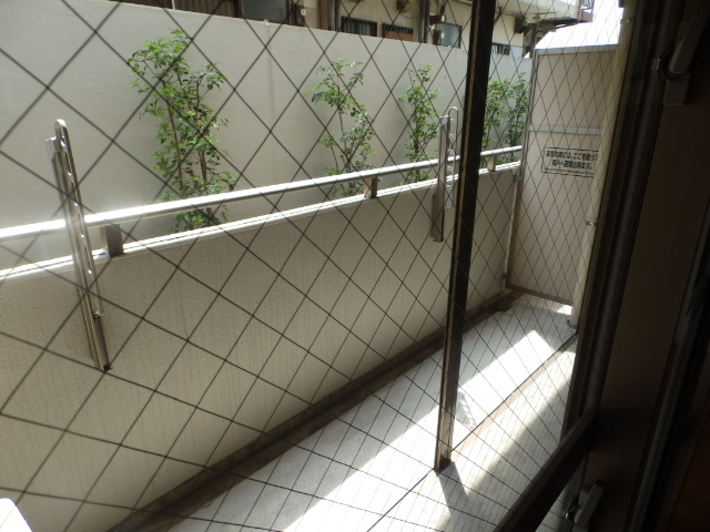 17/28 バルコニー