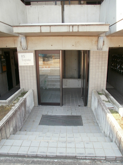 22/30 エントランス