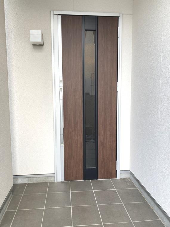 18/23 エントランス