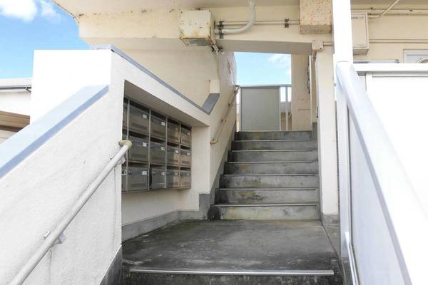 14/15 エントランス