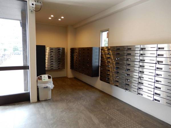 15/23 エントランス