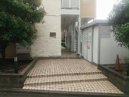 14/14 エントランス