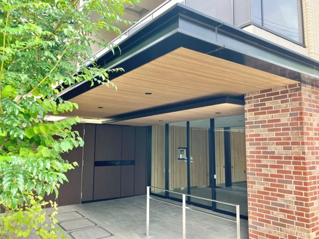 17/27 エントランス