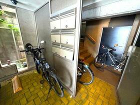 2/2 エントランス