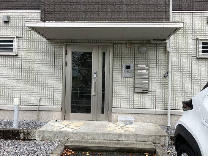 17/23 エントランス