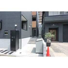 16/16 エントランス