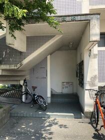 13/13 エントランス