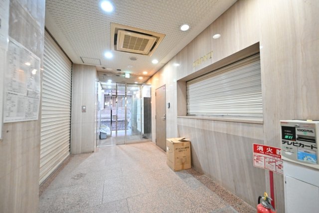 20/26 エントランス