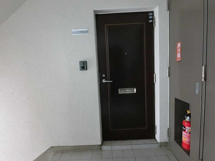 18/26 エントランス