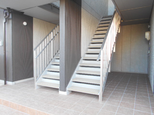 21/30 エントランス