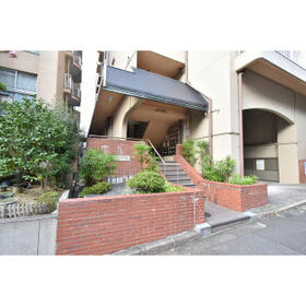 13/23 エントランス