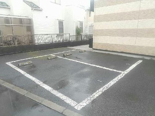 13/22 駐車場