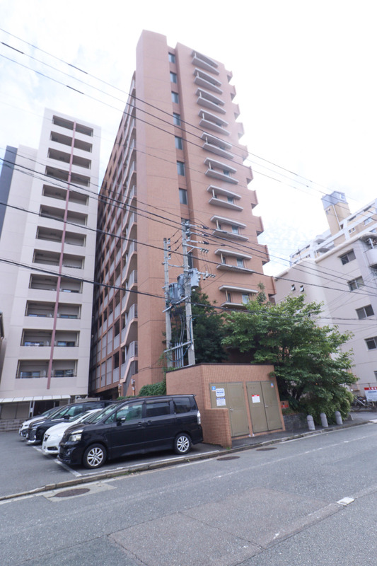 クレタ県庁前外観