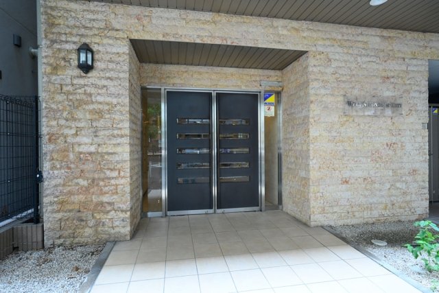 19/20 エントランス