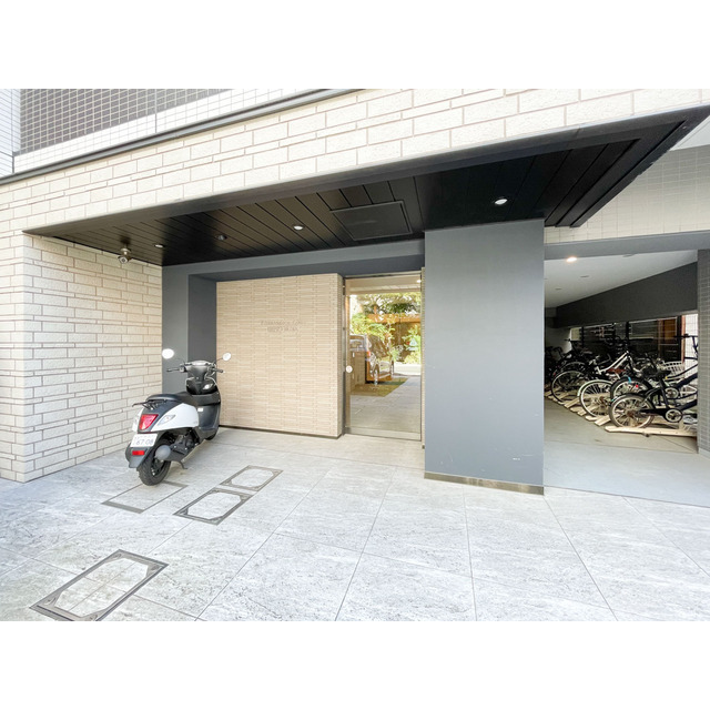 2/5 エントランス