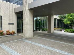 16/16 エントランス