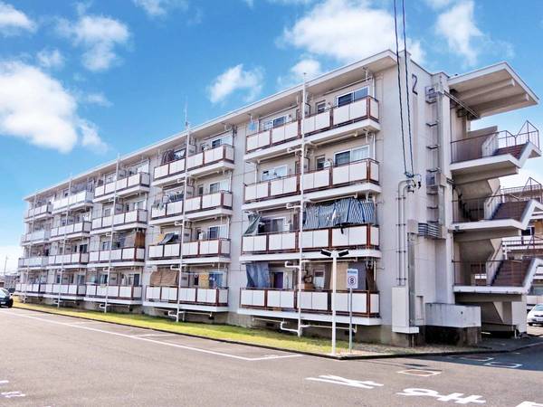 ビレッジハウス本町1号棟の外観