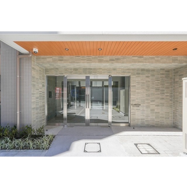 18/26 エントランス