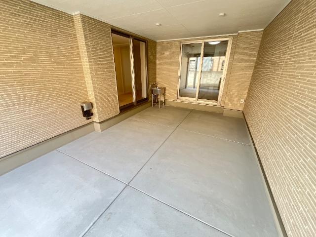 22/26 エントランス