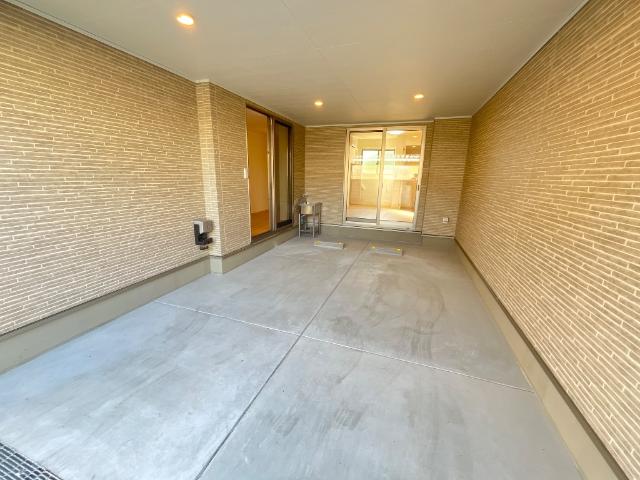 21/26 エントランス