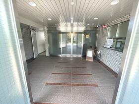 15/15 エントランス