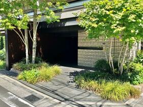 16/16 エントランス