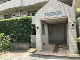 16/23 エントランス