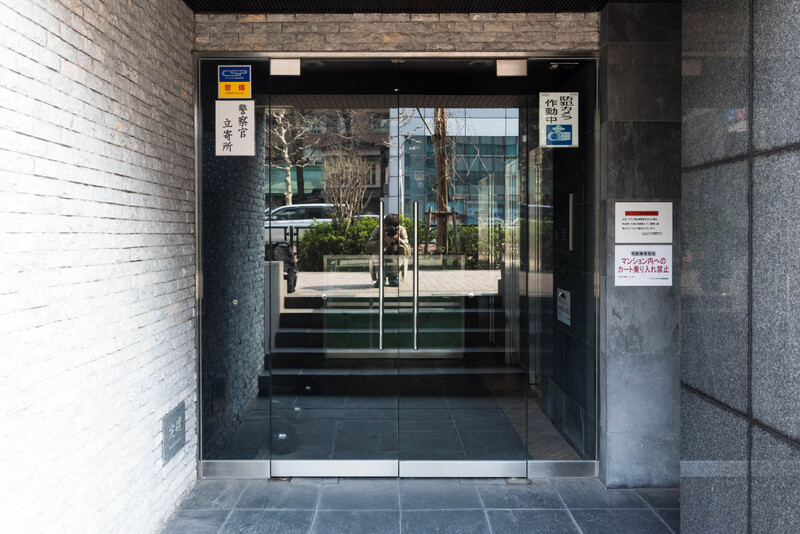 5/5 エントランス