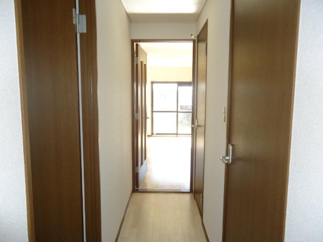 22/30 エントランス