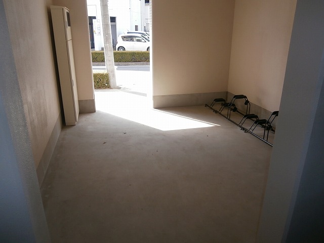 16/17 エントランス