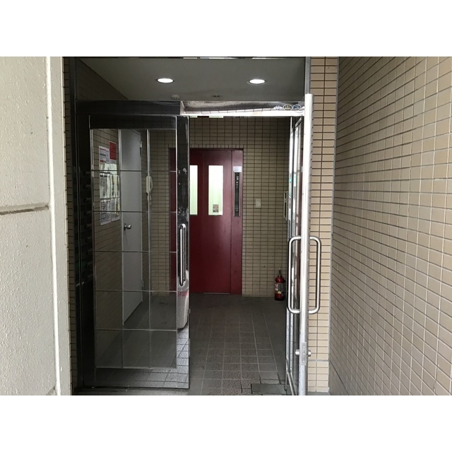 22/23 エントランス