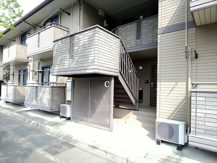 18/22 エントランス