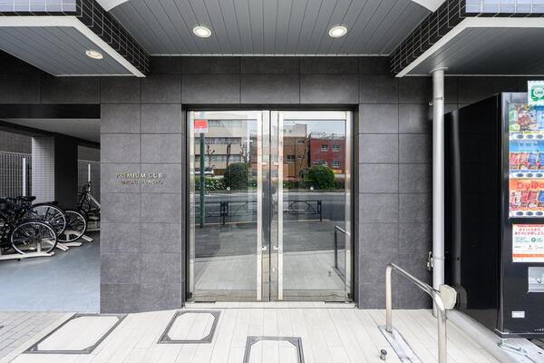 5/5 エントランス