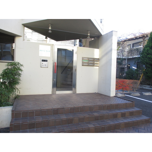 21/30 エントランス