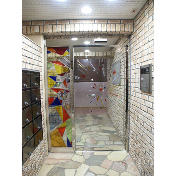 15/23 エントランス