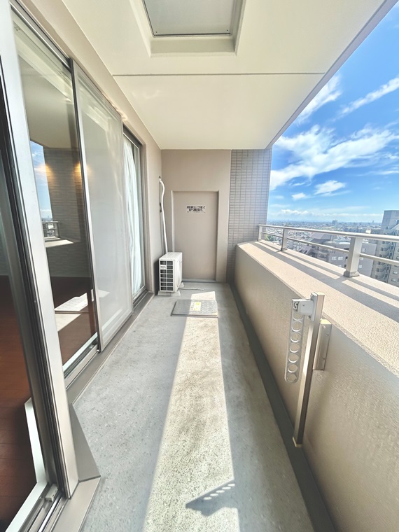 13/18 バルコニー