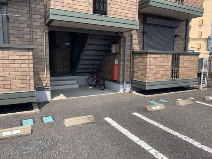 19/26 エントランス