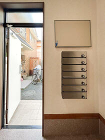 17/17 エントランス