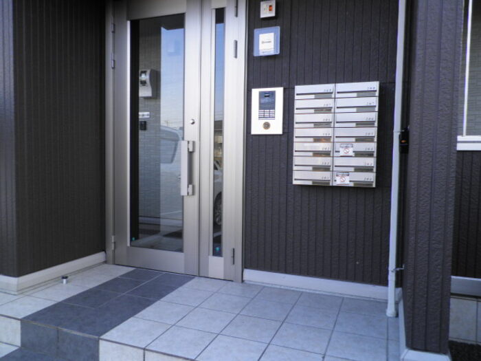 18/23 エントランス