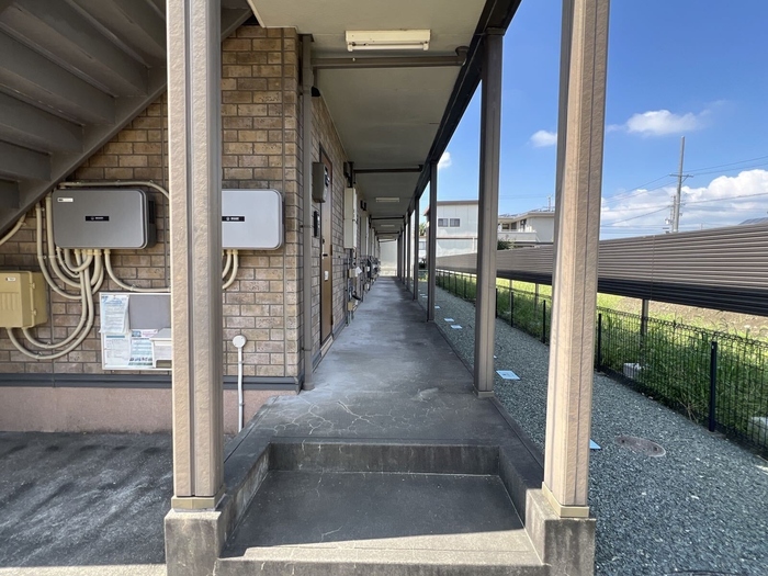 16/20 エントランス