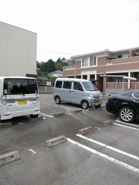 22/30 駐車場