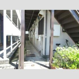 16/16 エントランス