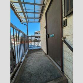 5/5 エントランス