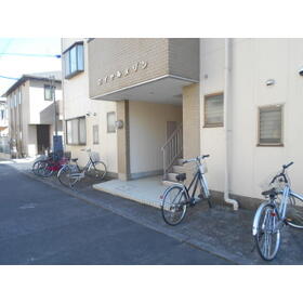 16/18 エントランス