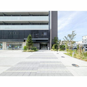 16/16 エントランス