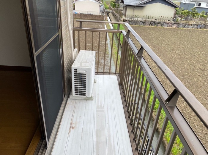 13/22 バルコニー