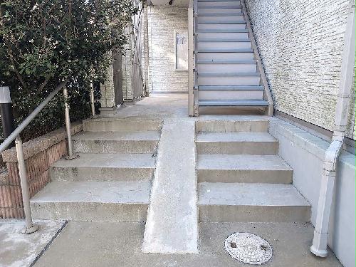 13/13 エントランス