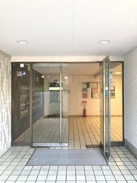 13/13 エントランス