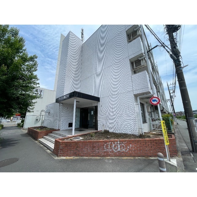 リュミエ堀之内の外観