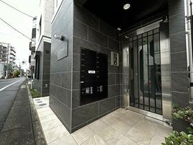 16/16 エントランス